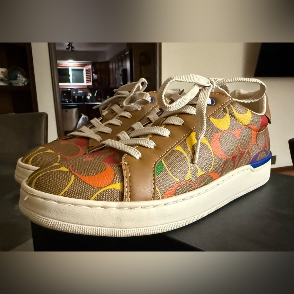Coach Rainbow Signature Low Top Women’s 8.5